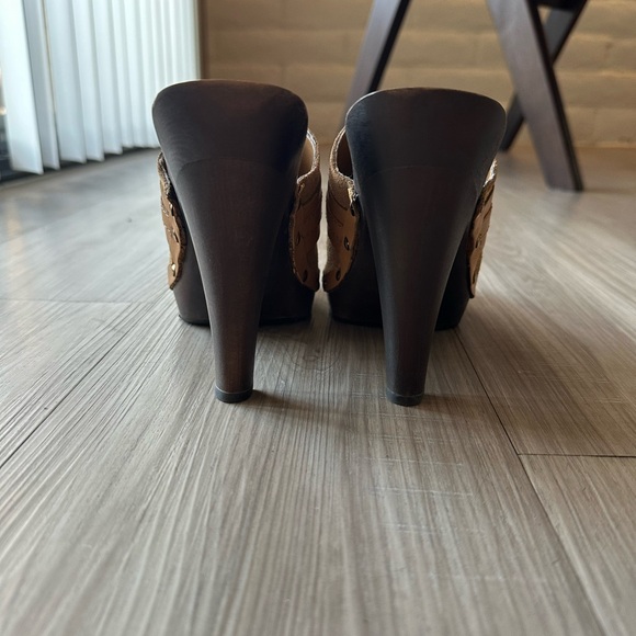 Baby Phat Clogs - Picture 7 of 8